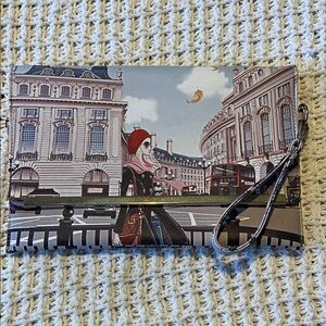 Stylish Cityscape Wristlet
